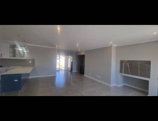 3 BEDROOM TOWNHOUSE FOR SALE IN FRAAIUITSIG